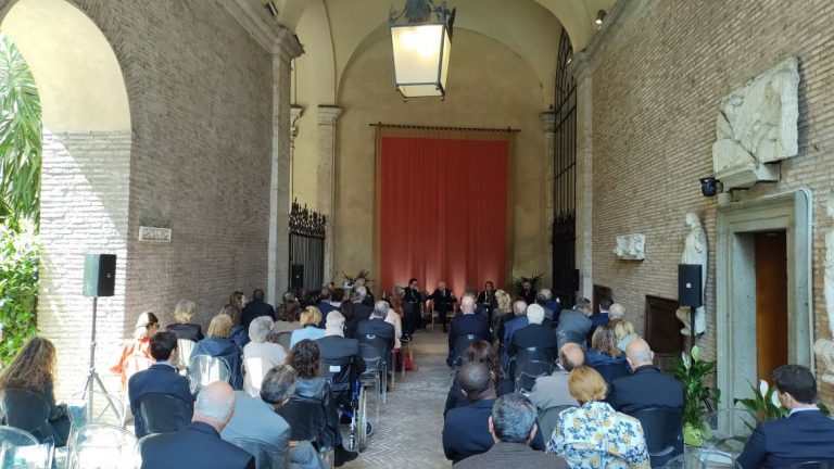 Denatalita e cultura della generativita - Cardinale Gianfranco Ravasi evento