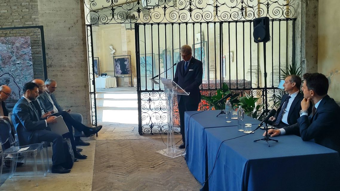 Lezione del Prof. Evan Feigenbaum