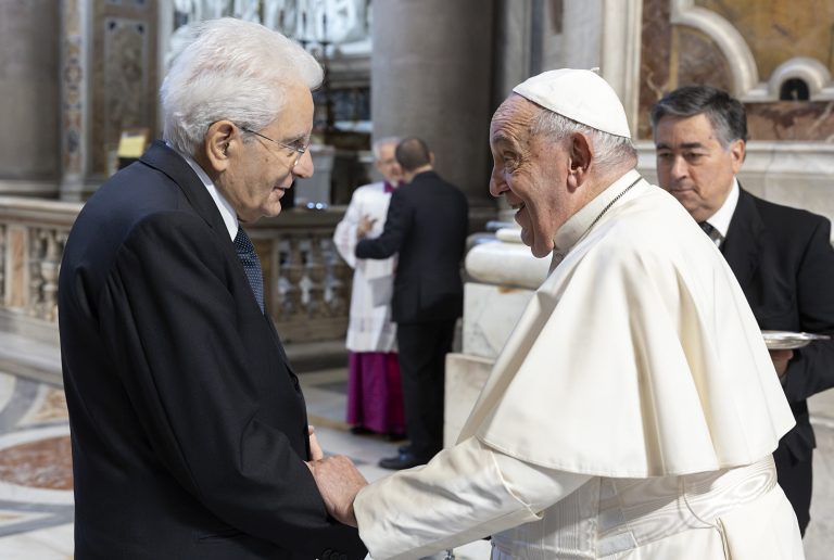 Città del Vaticano, 20/10/2024 (II mandato) Il Presidente della Repubblica Sergio Mattarella con S.S. Papa Francesco, in occasione della cerimonia di Canonizzazione dei Beati italiani Giuseppe Allamano e Elena Guerra