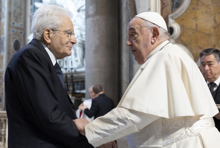 Città del Vaticano, 20/10/2024 (II mandato) Il Presidente della Repubblica Sergio Mattarella con S.S. Papa Francesco, in occasione della cerimonia di Canonizzazione dei Beati italiani Giuseppe Allamano e Elena Guerra