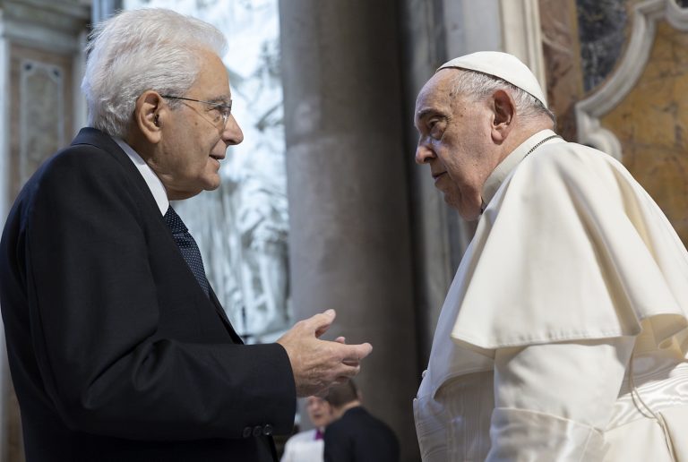 Città del Vaticano, 20/10/2024 (II mandato) Il Presidente della Repubblica Sergio Mattarella con S.S. Papa Francesco, in occasione della cerimonia di Canonizzazione dei Beati italiani Giuseppe Allamano e Elena Guerra