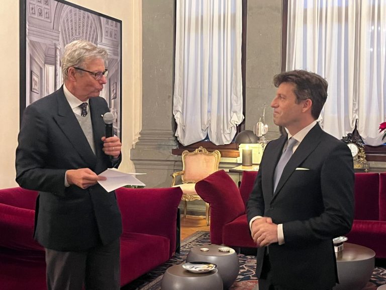 298450e8-6ff3-42cf-9728-2872e5e0f09a